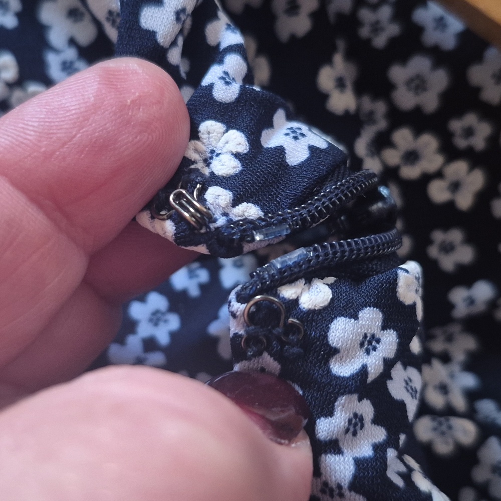 Jessica Howard Navy Sleeveless Zip Closure Back Dress White Floral Daisies 14P - Picture 9 of 12